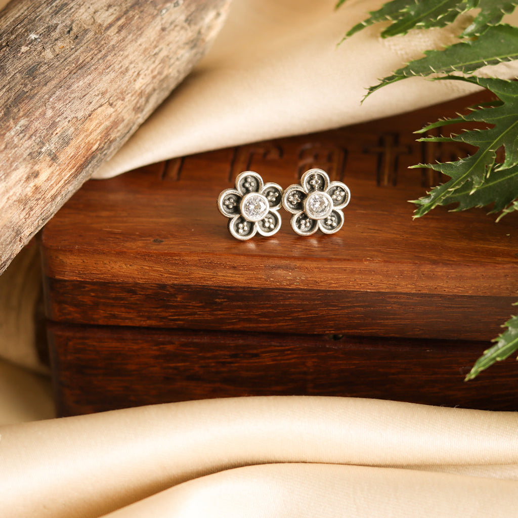 Floral Zircon Studds-1