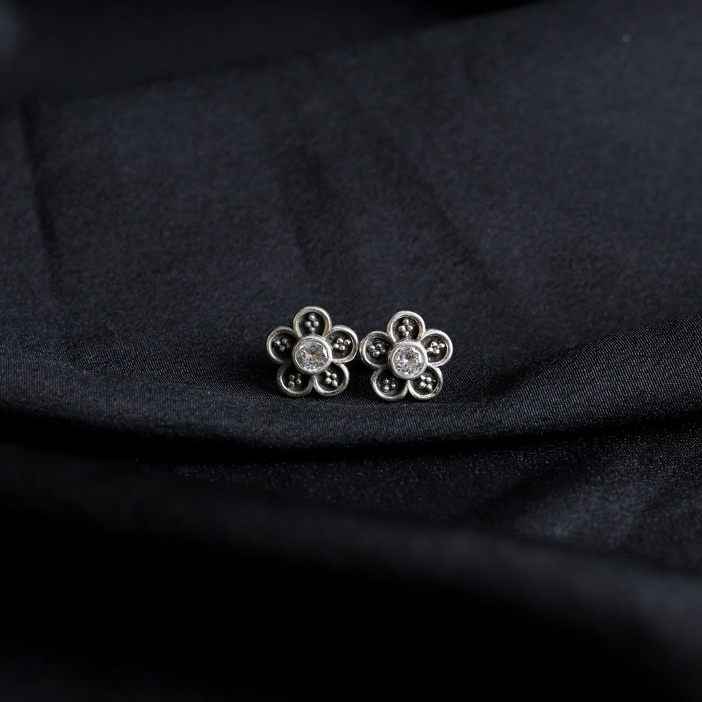 Floral Zircon Studds-2