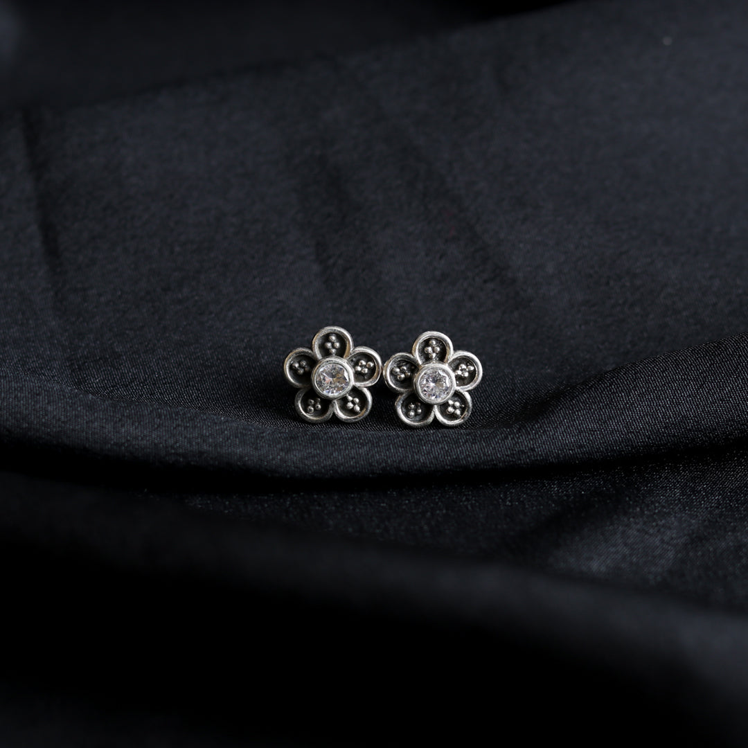 Floral Zircon Studds-2