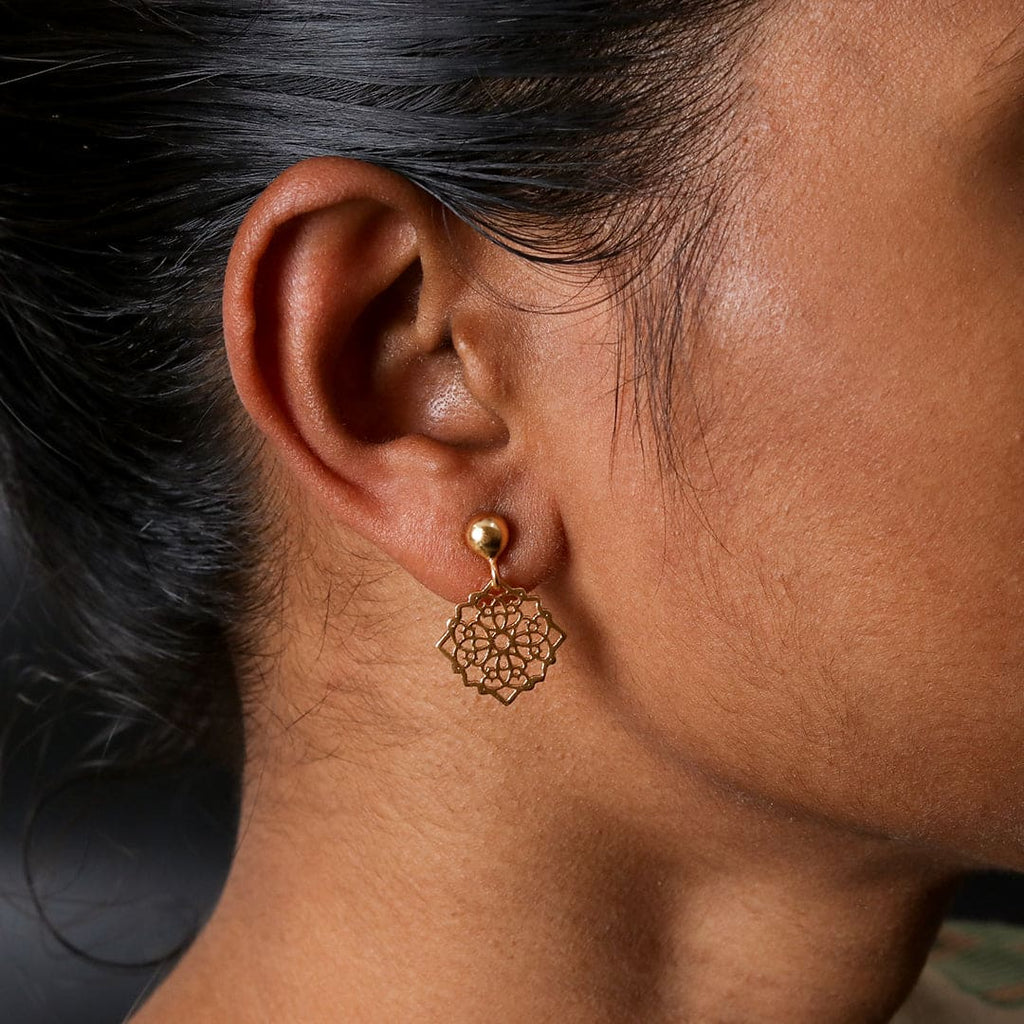 Gold-Plated Hanging Cutwork Earrings-3