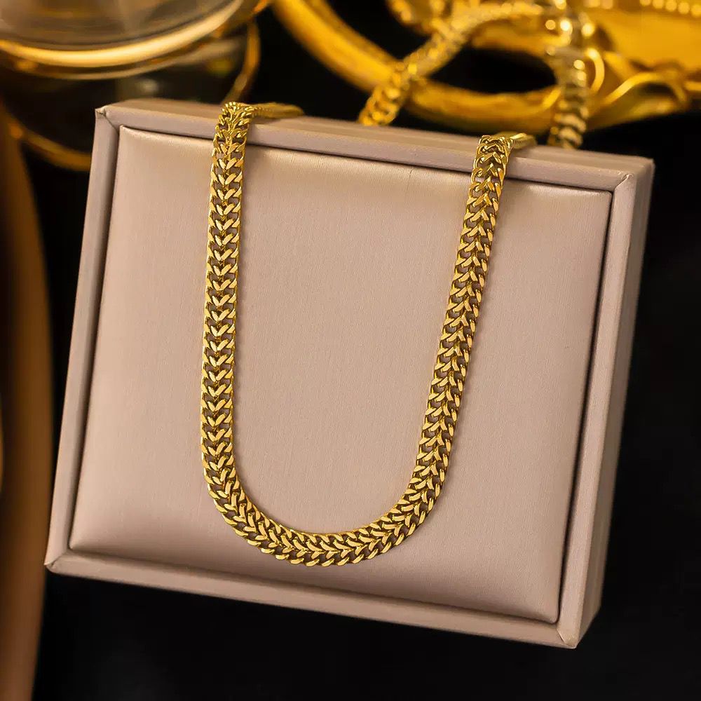 Signature Bold Flat Chain Necklace-3